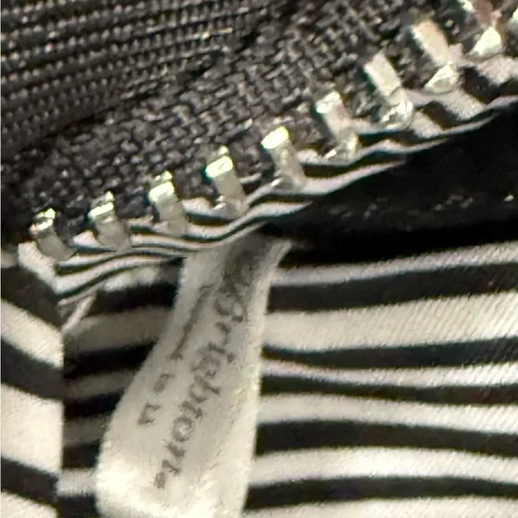 NWOT Brighton Black Crossbody Bag with Red Heart Strap - Picture 5 of 7